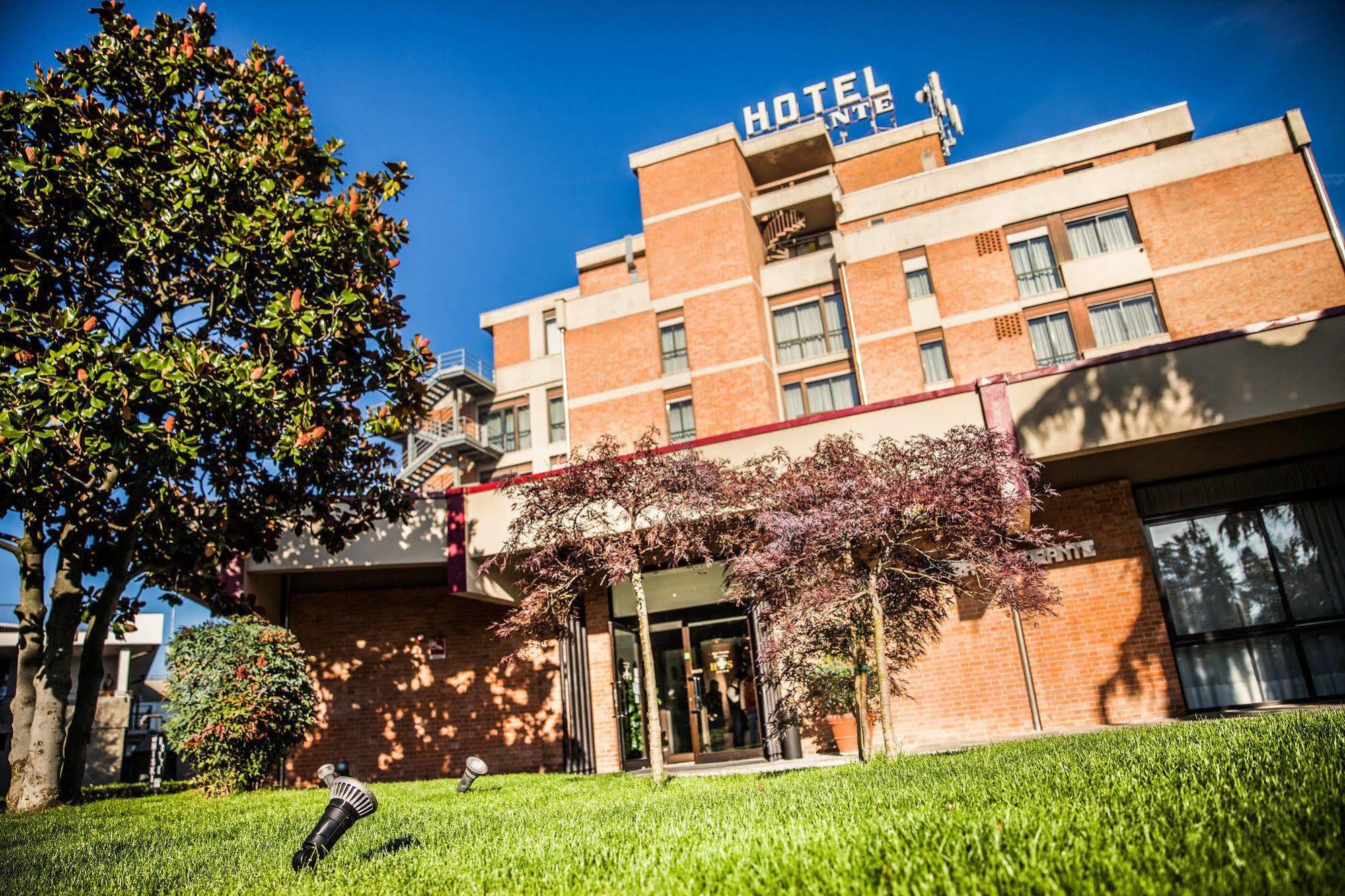 Hotel Salera Asti Exteriör bild